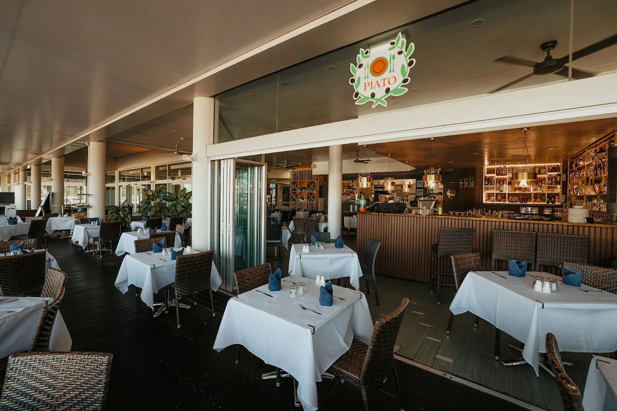 Vibe, Piato Mediterranean Restaurant
