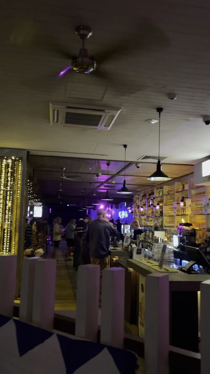 Vibe, The Pier Bar