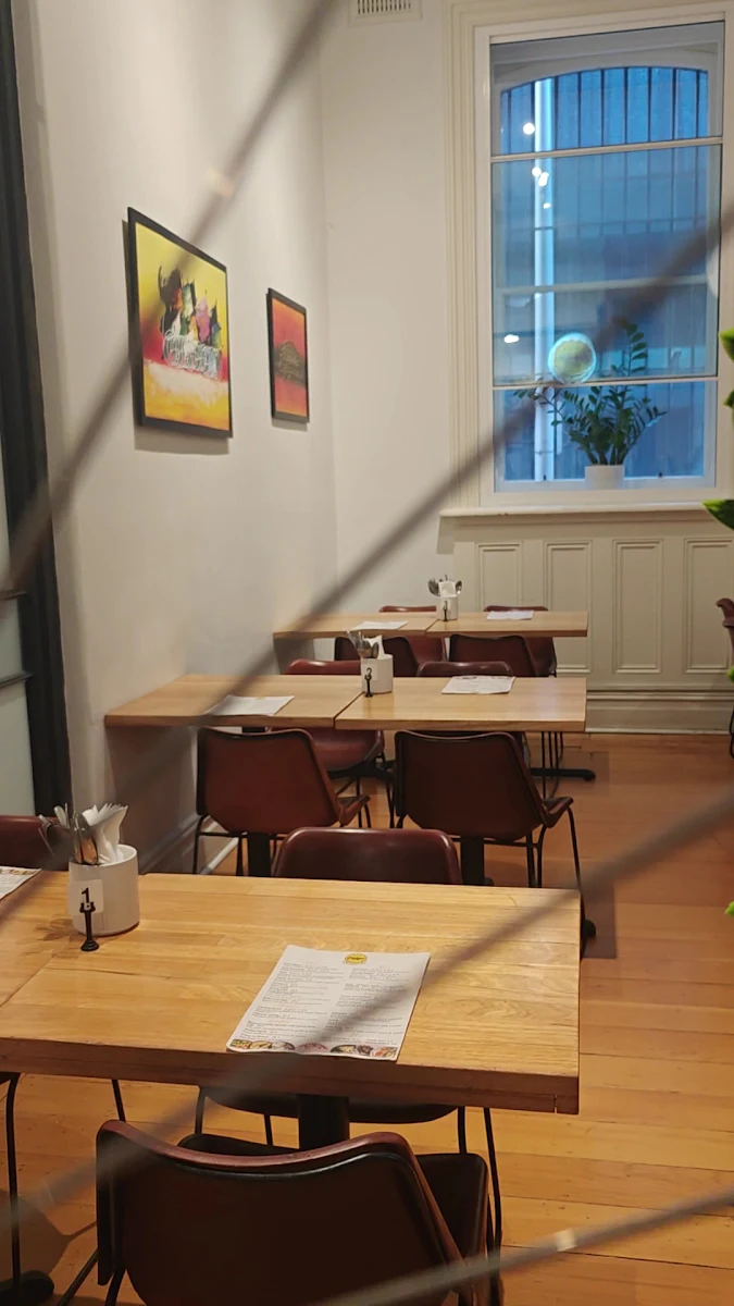 Vibe, Enelssie Cafe CBD