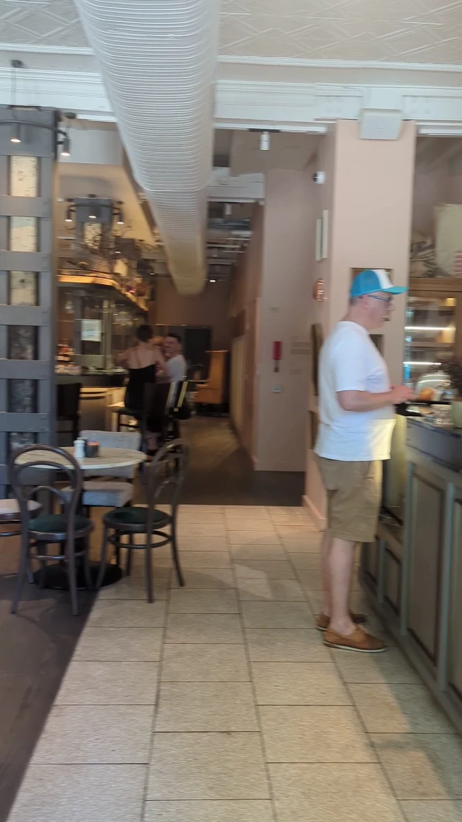 Vibe, Henry's Bread & Wine