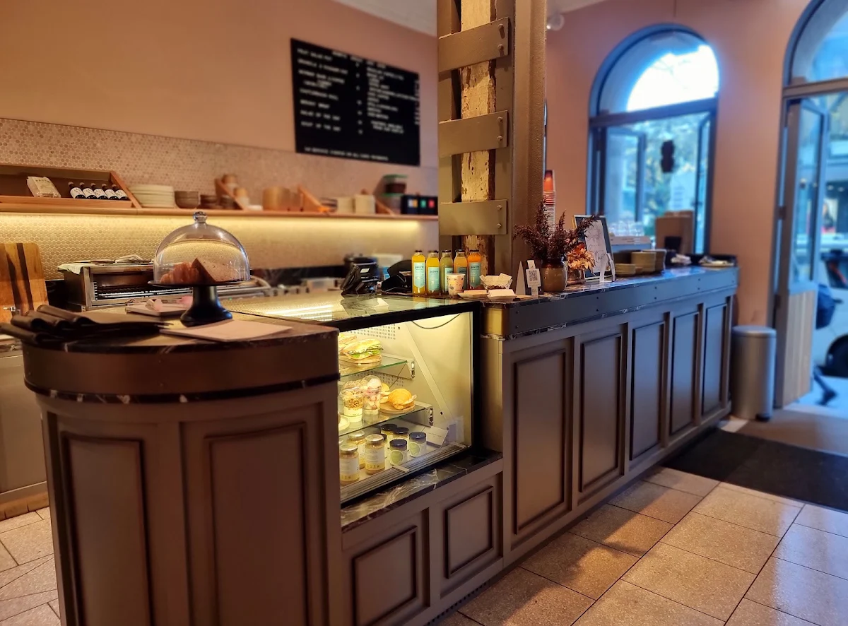 Vibe, Henry's Bread & Wine