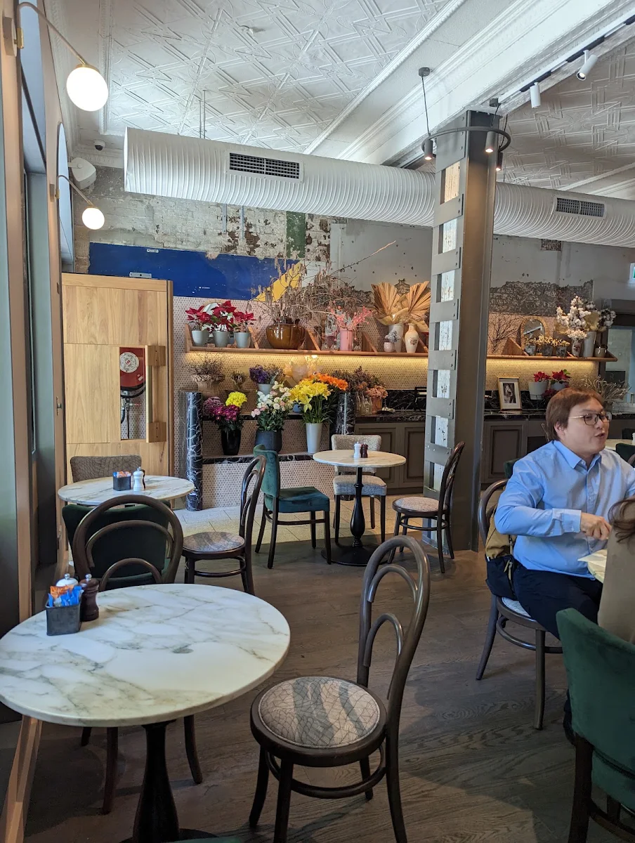 Vibe, Henry's Bread & Wine