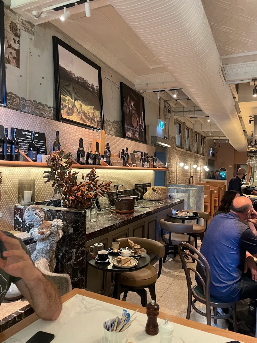 Vibe, Henry's Bread & Wine