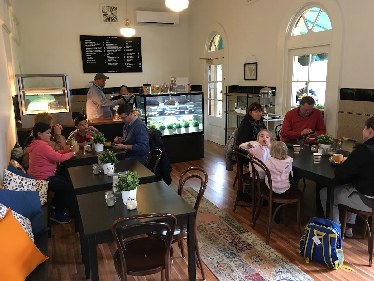 Vibe, Fawkner Tearooms