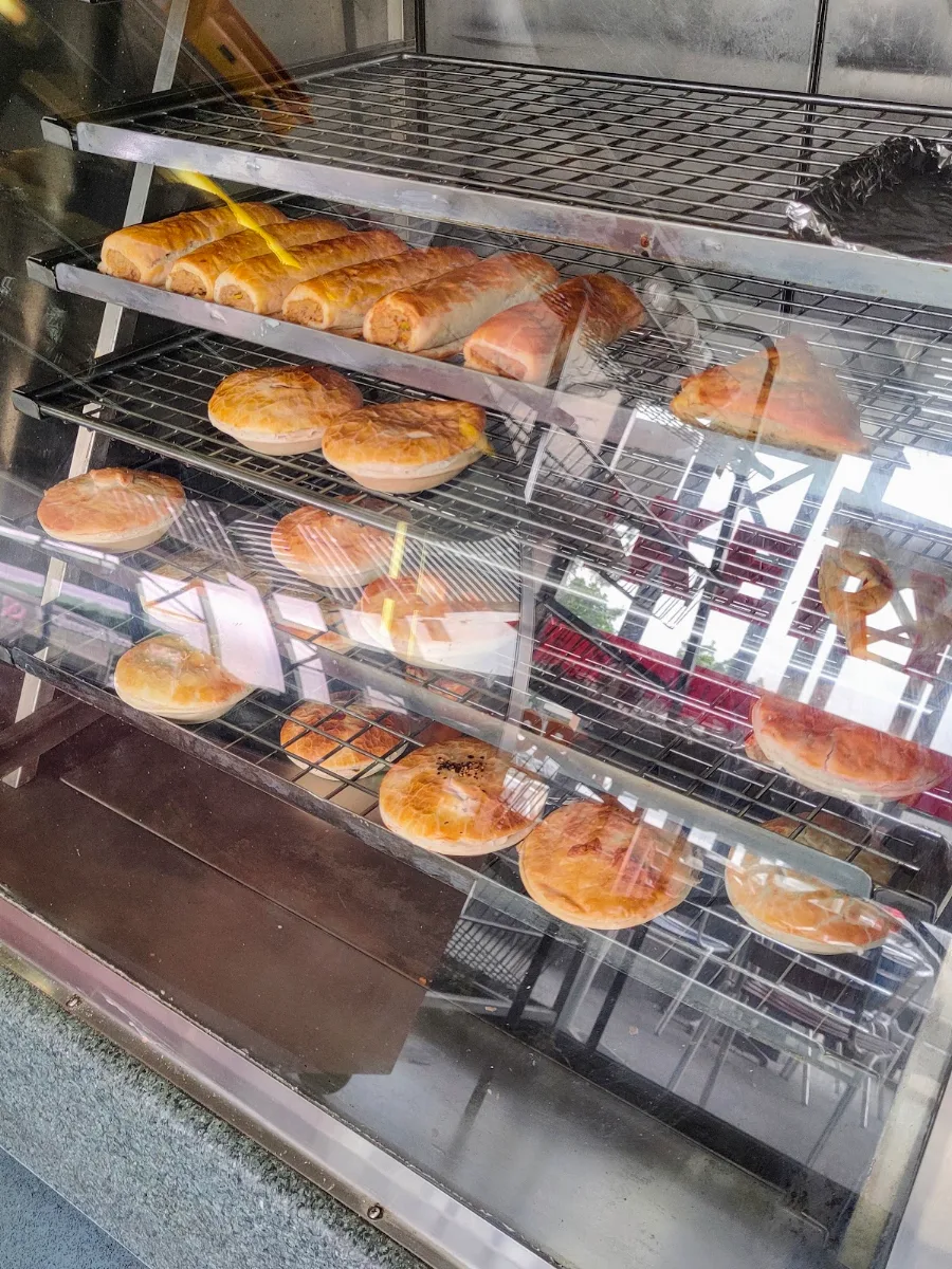 Vibe, Papa Do Family Bakery