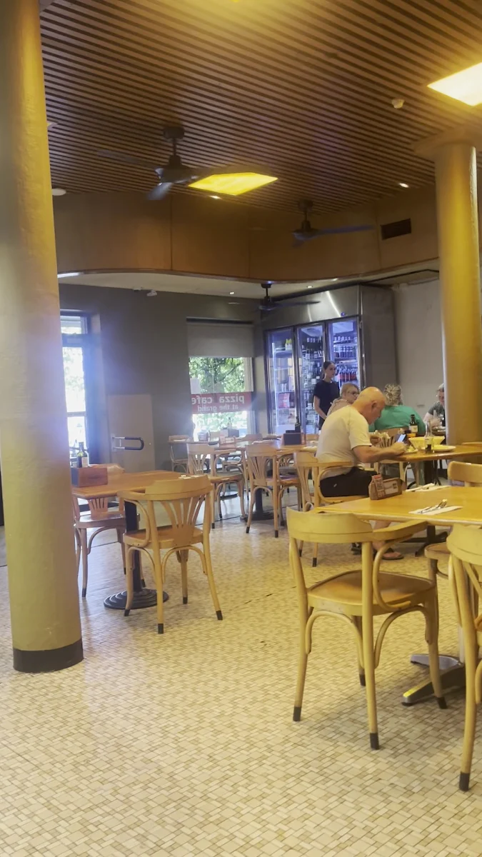 Vibe, Pizza Café