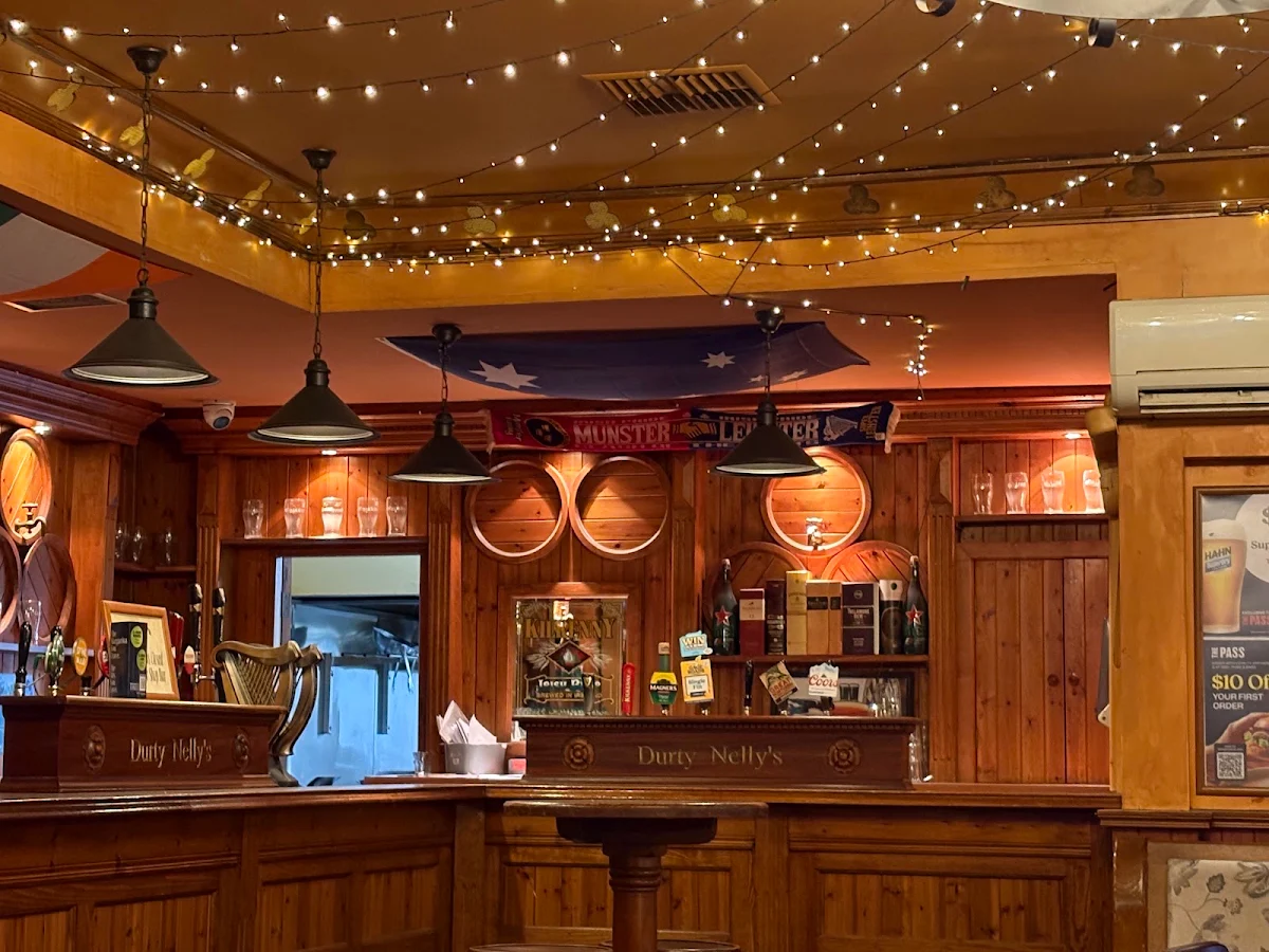 Vibe, Durty Nelly's Irish Pub