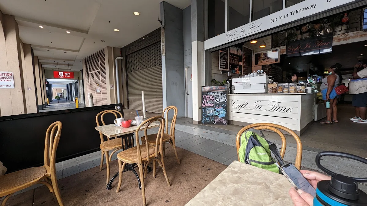 Vibe, Café In Time