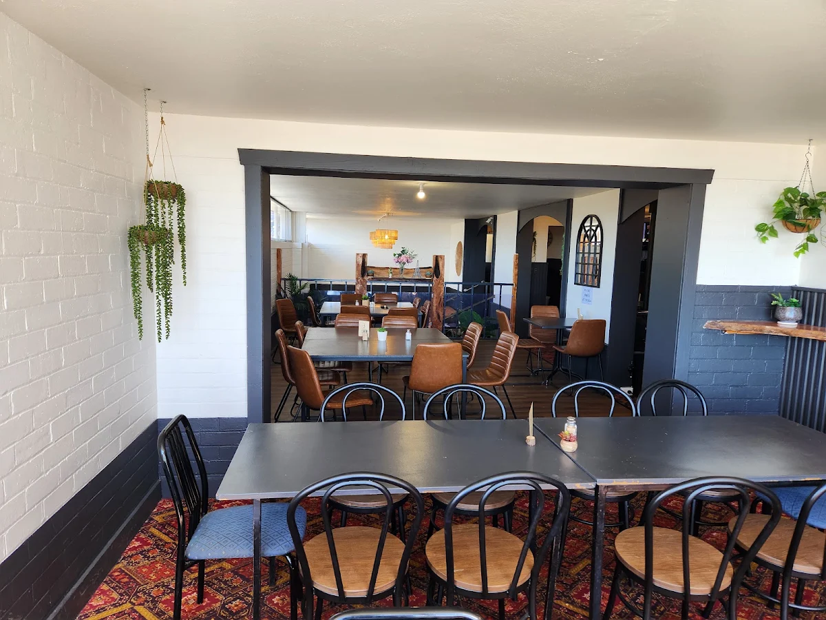 Vibe, Menai Hotel Motel