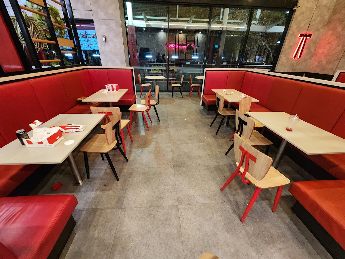 Vibe, KFC Palais
