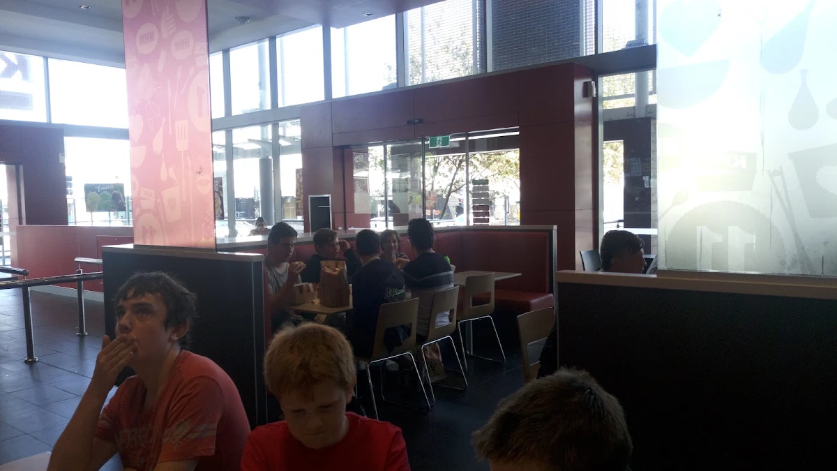 Vibe, KFC Palais