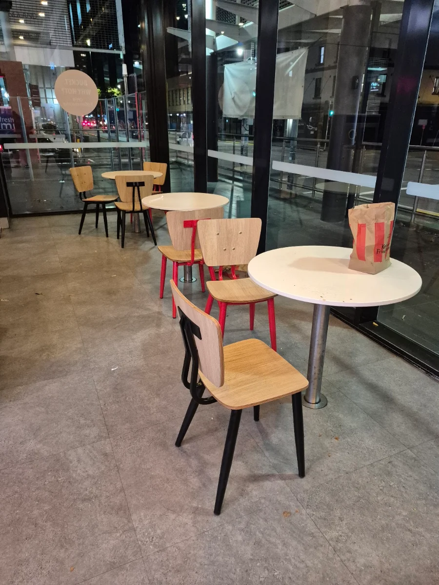 Vibe, KFC Palais