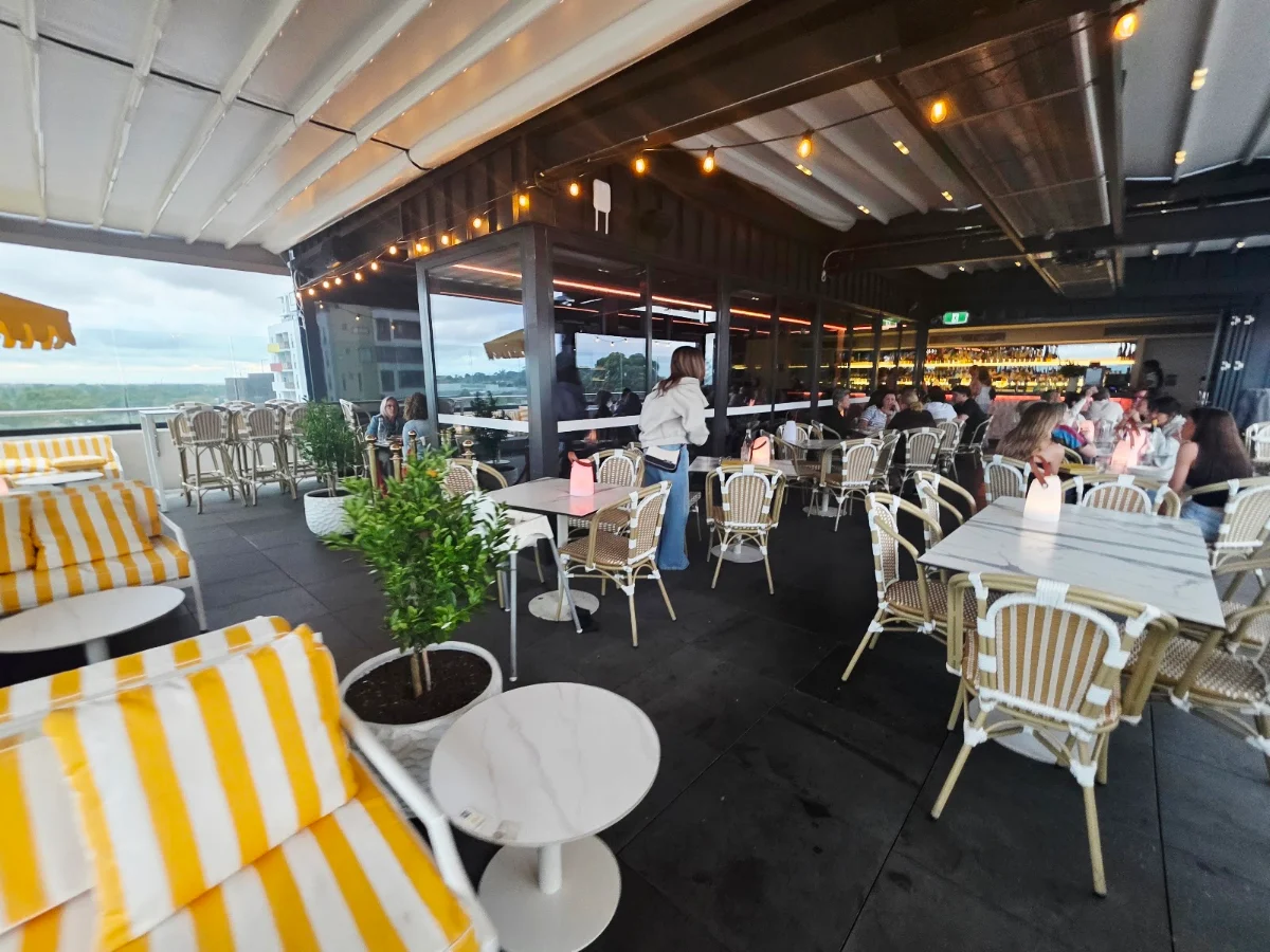 Vibe, Gambino Restaurant & Rooftop