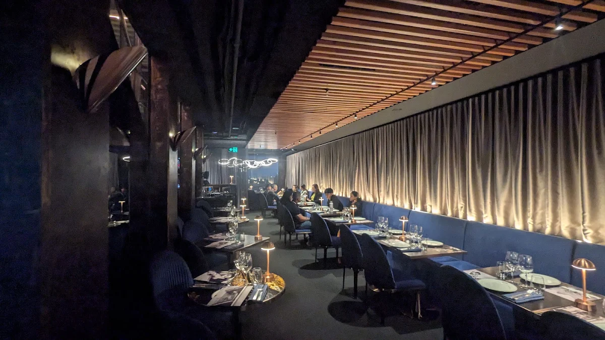 Vibe, Gambino Restaurant & Rooftop