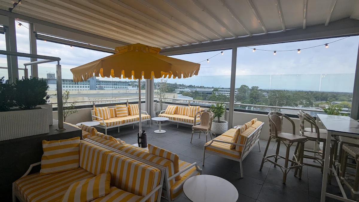 Vibe, Gambino Restaurant & Rooftop
