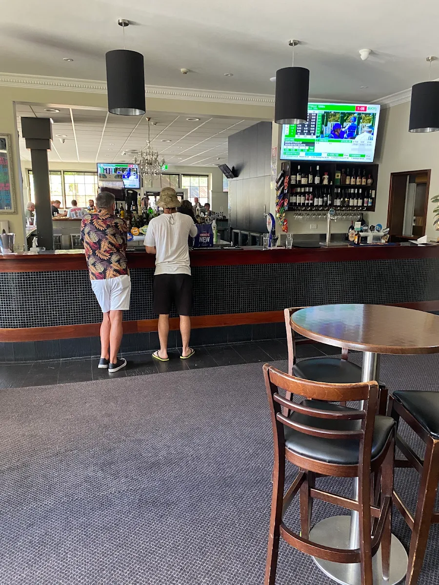 Vibe, Cricketer's Arms Hotel