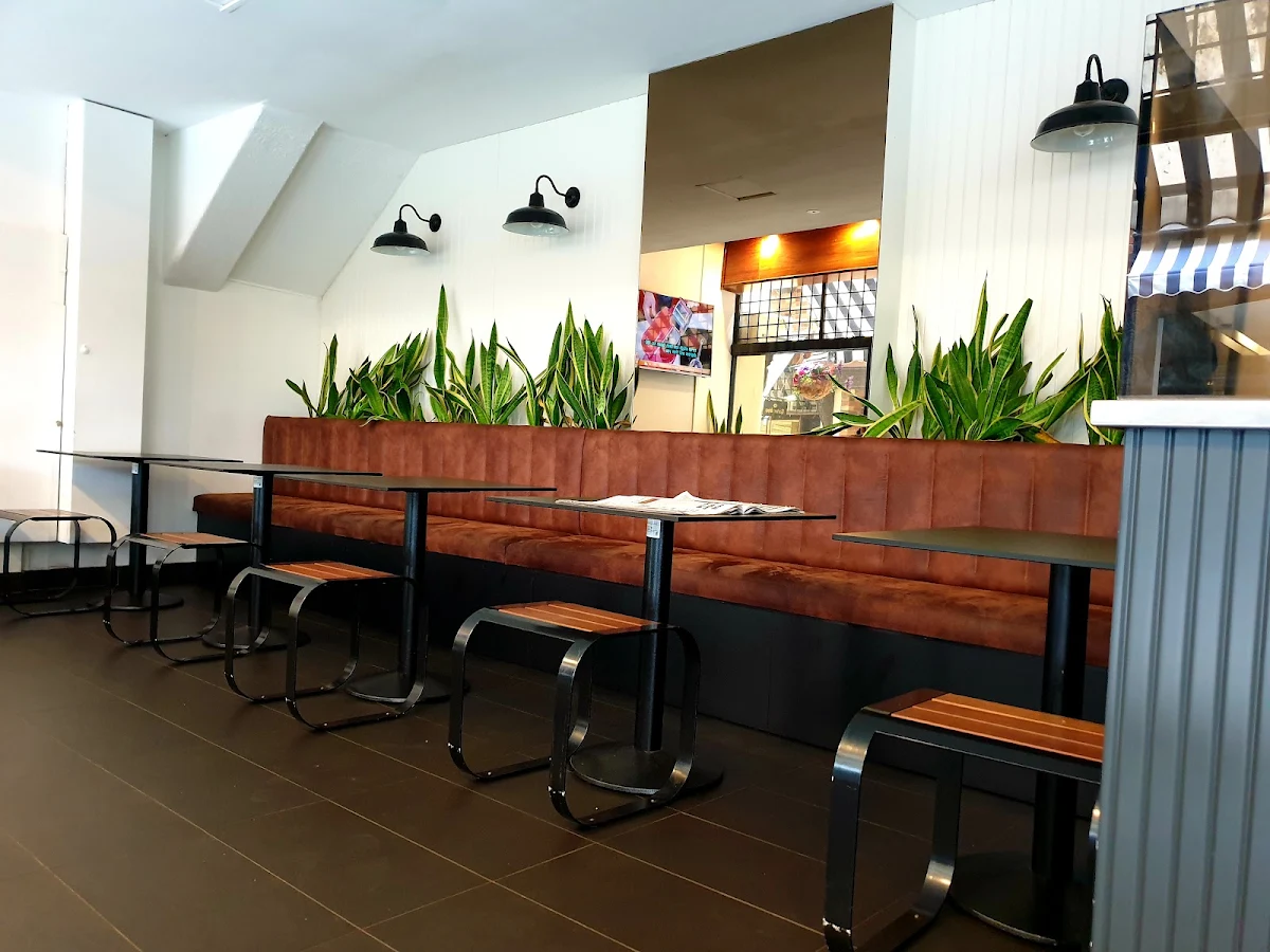Vibe, Madlily's Espresso