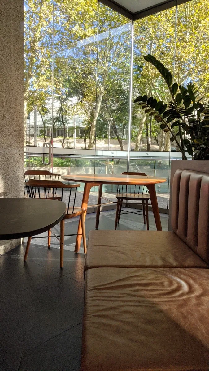 Vibe, Madlily's Espresso