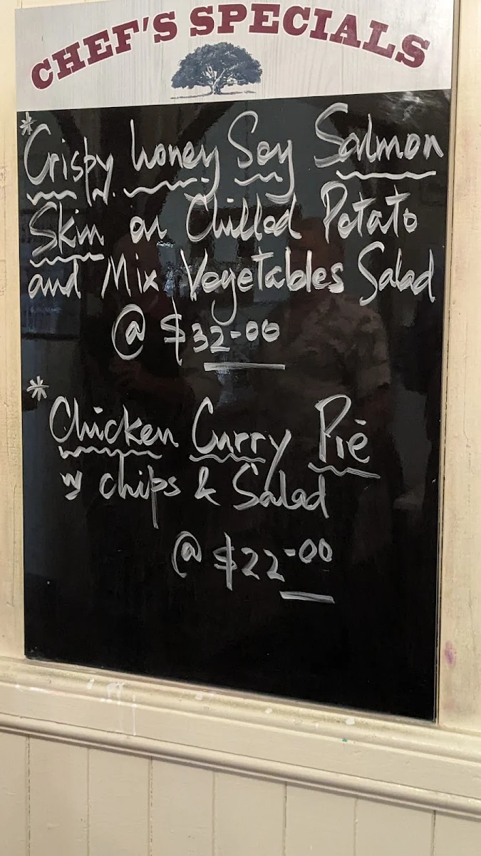 Menu, Dayboro Crown Hotel