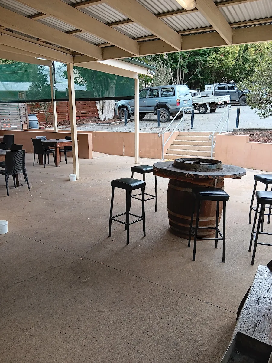Vibe, Dayboro Crown Hotel