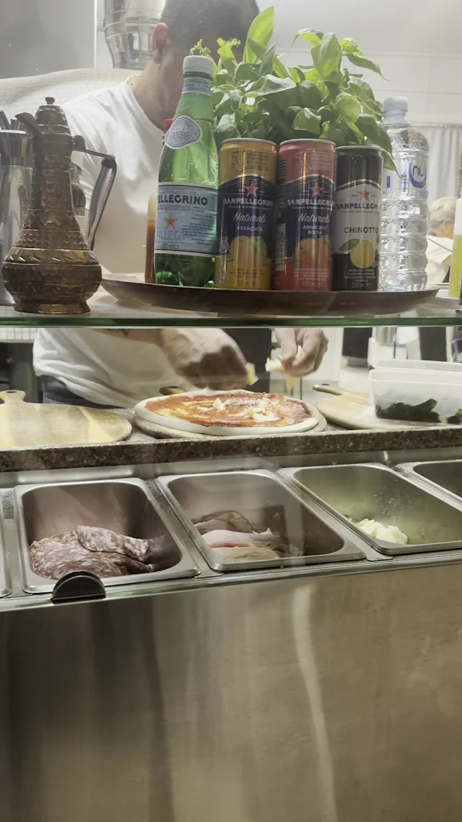 Vibe, Corner Pizza and Grill