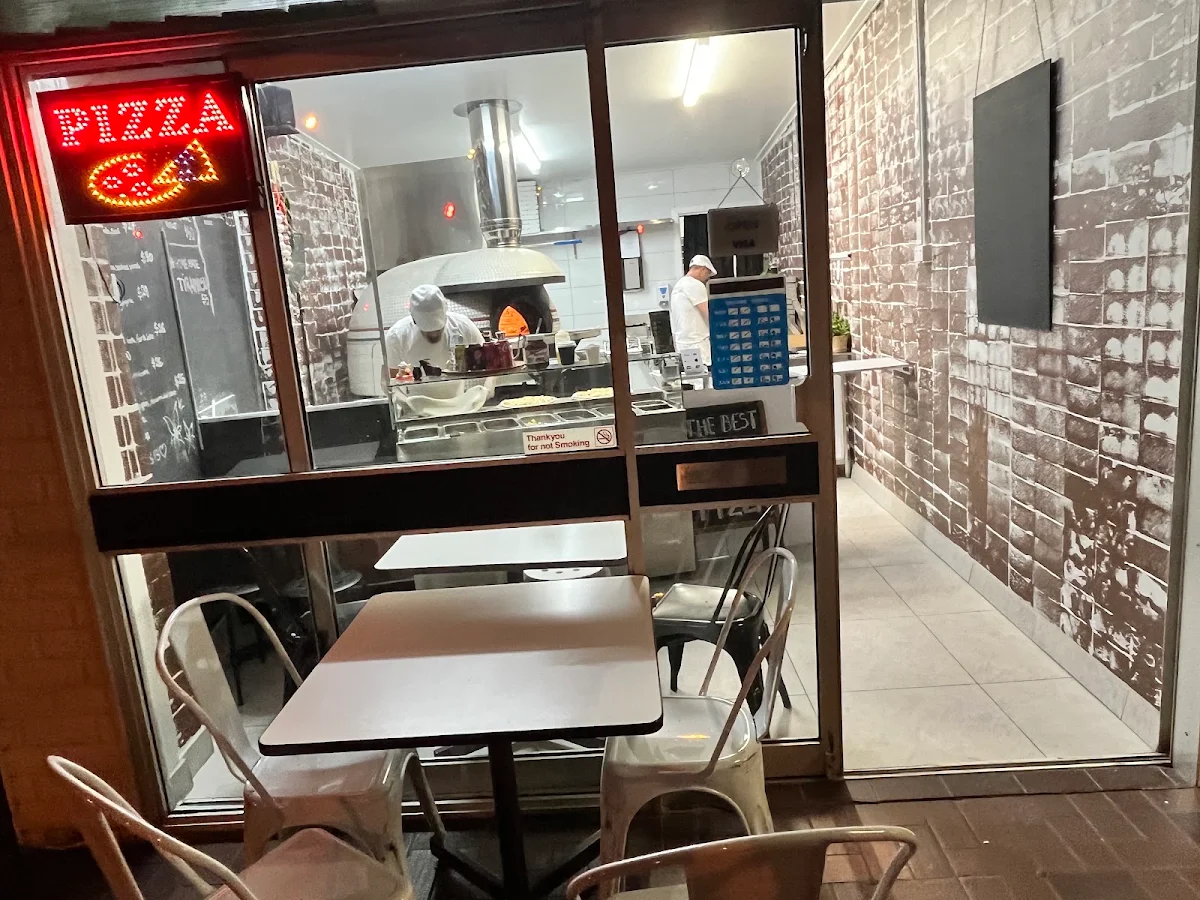 Vibe, Corner Pizza and Grill