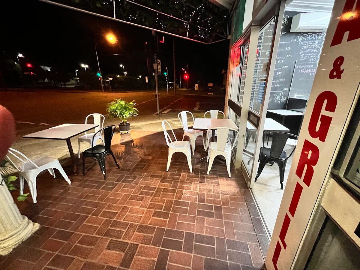 Vibe, Corner Pizza and Grill