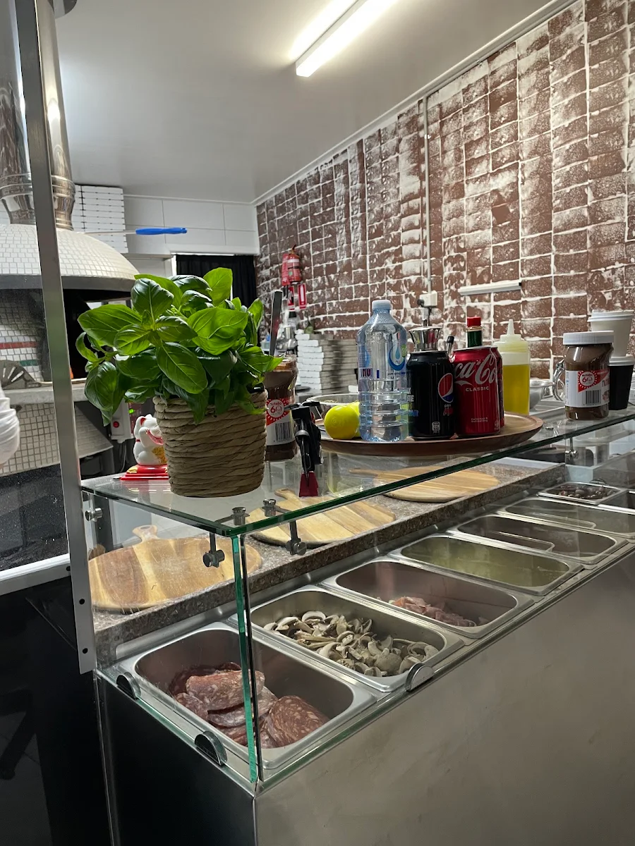 Vibe, Corner Pizza and Grill