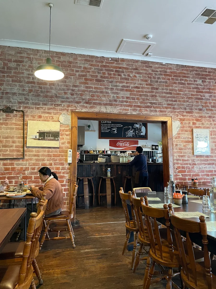 Queen Street cafe. cover