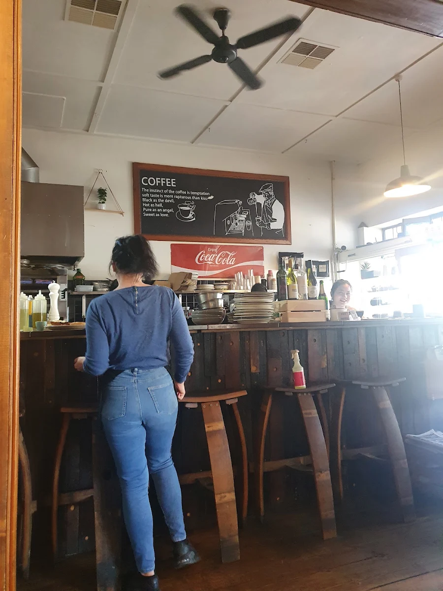 Vibe, Queen Street cafe.