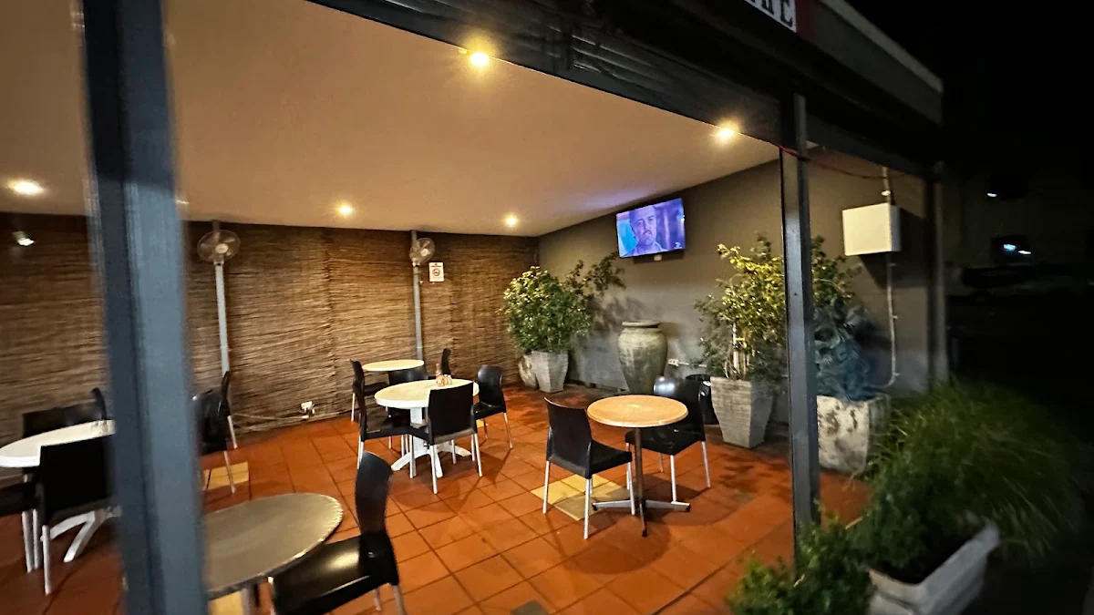 Vibe, Embassy Cafe