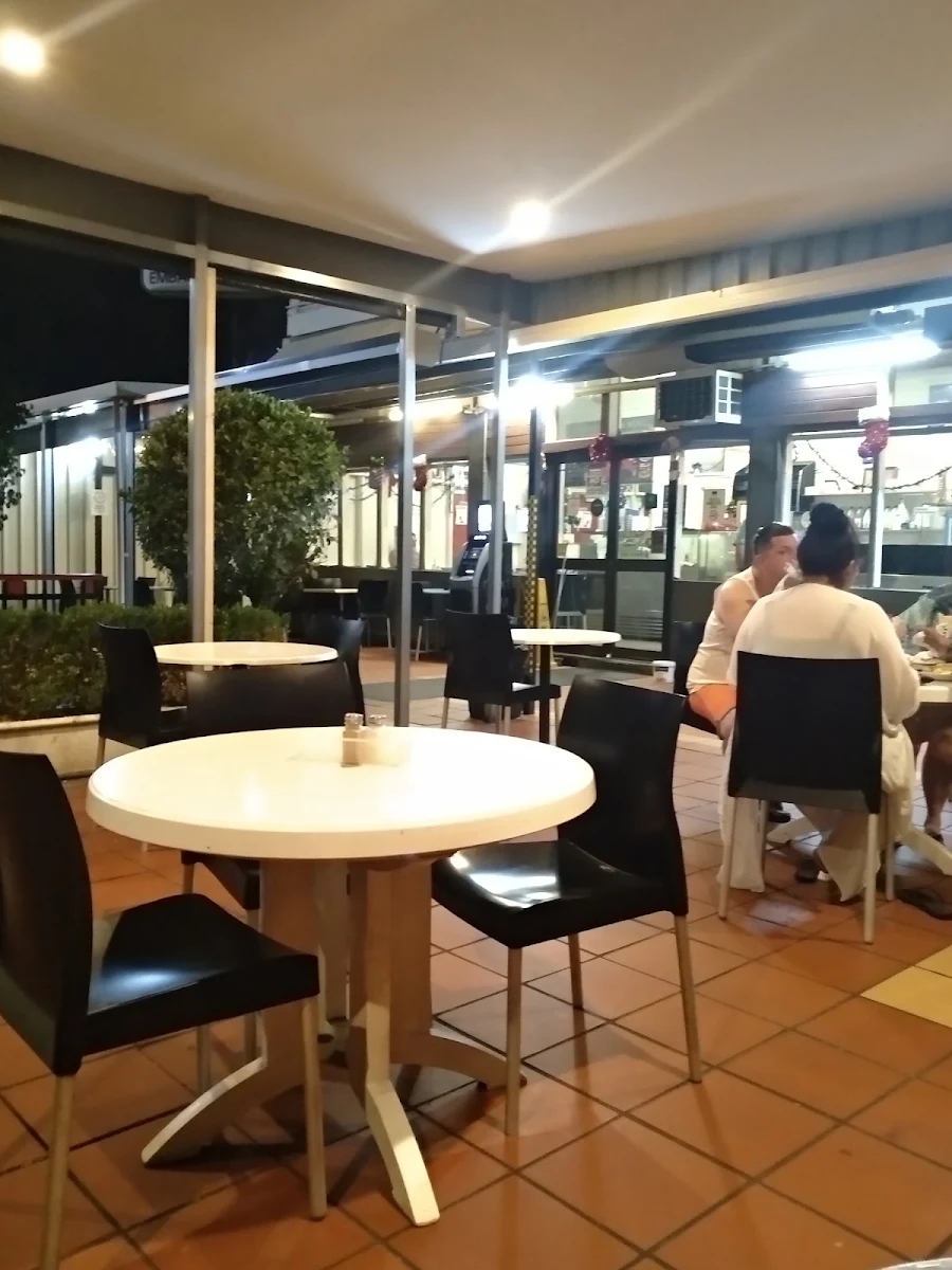 Vibe, Embassy Cafe