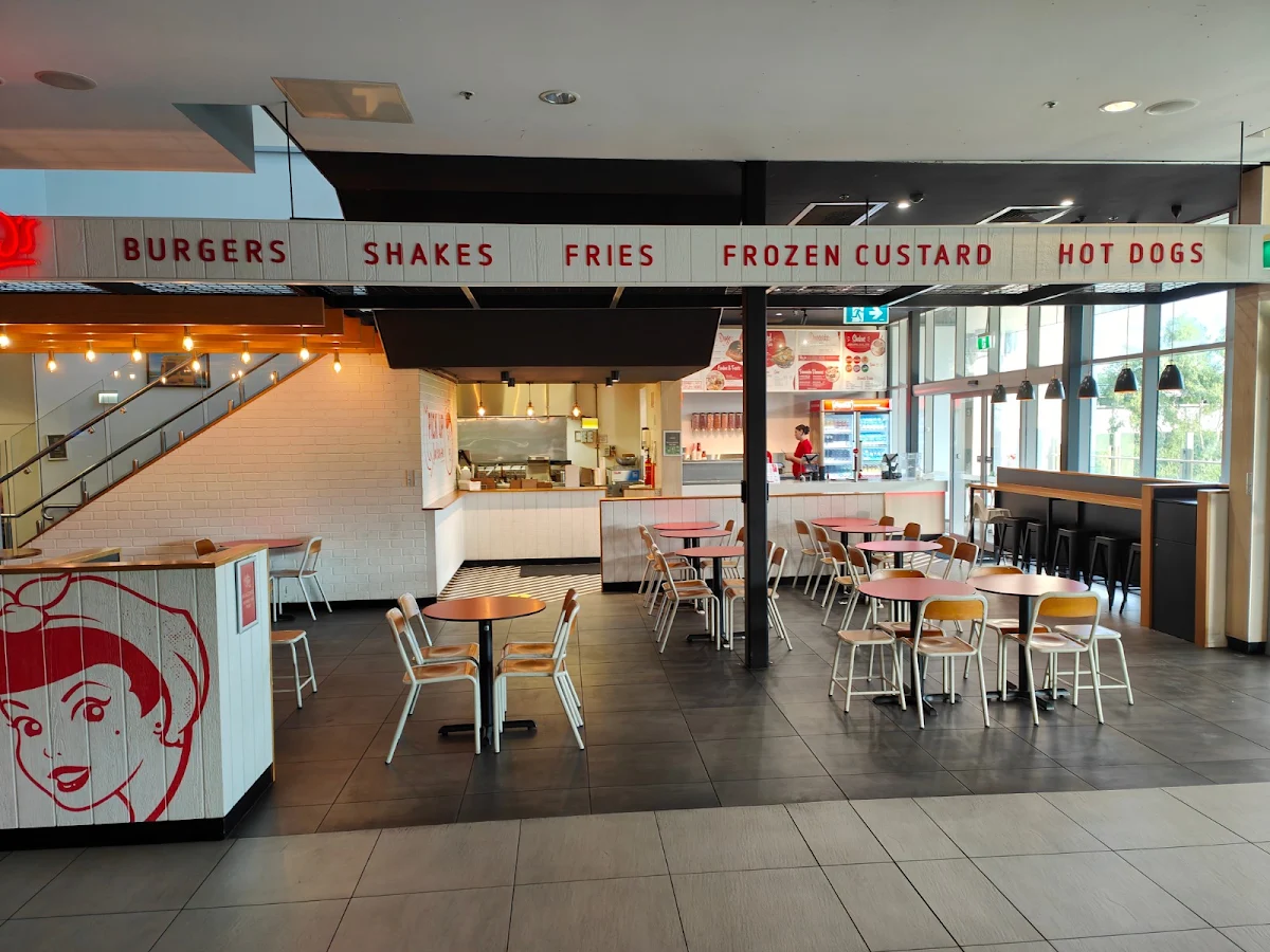 Vibe, Ruby Chews Burgers & Shakes