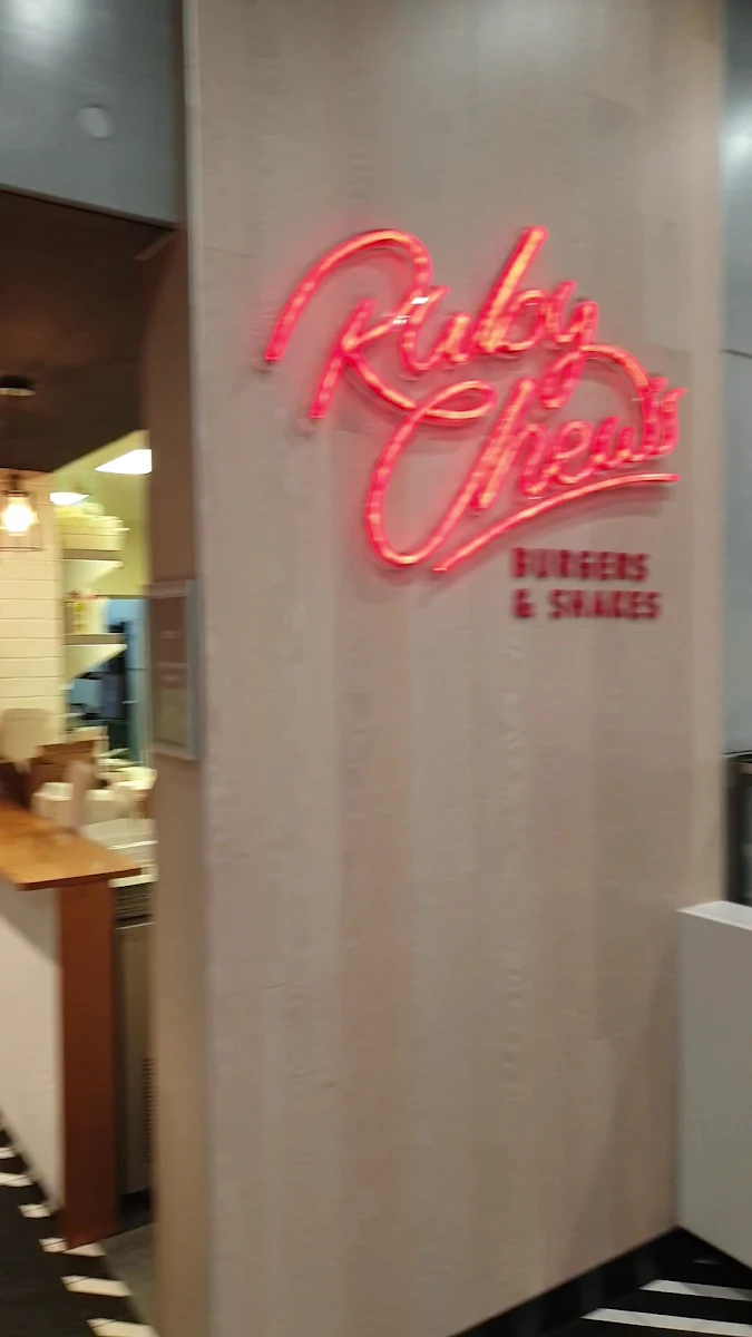 Vibe, Ruby Chews Burgers & Shakes