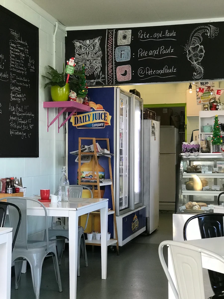 Vibe, Pete & Paulz Breakfast Bar