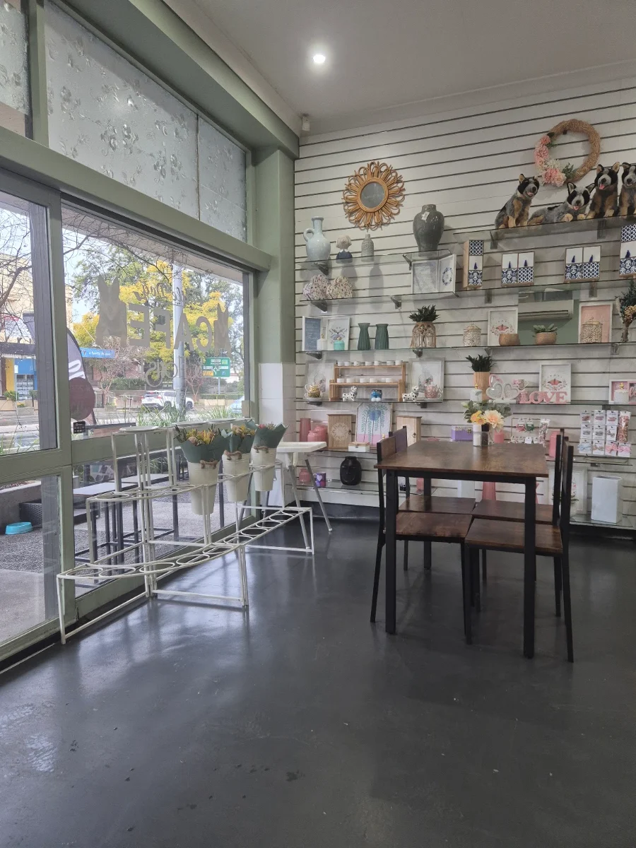 Vibe, Cattle Dog Cafe & Florist