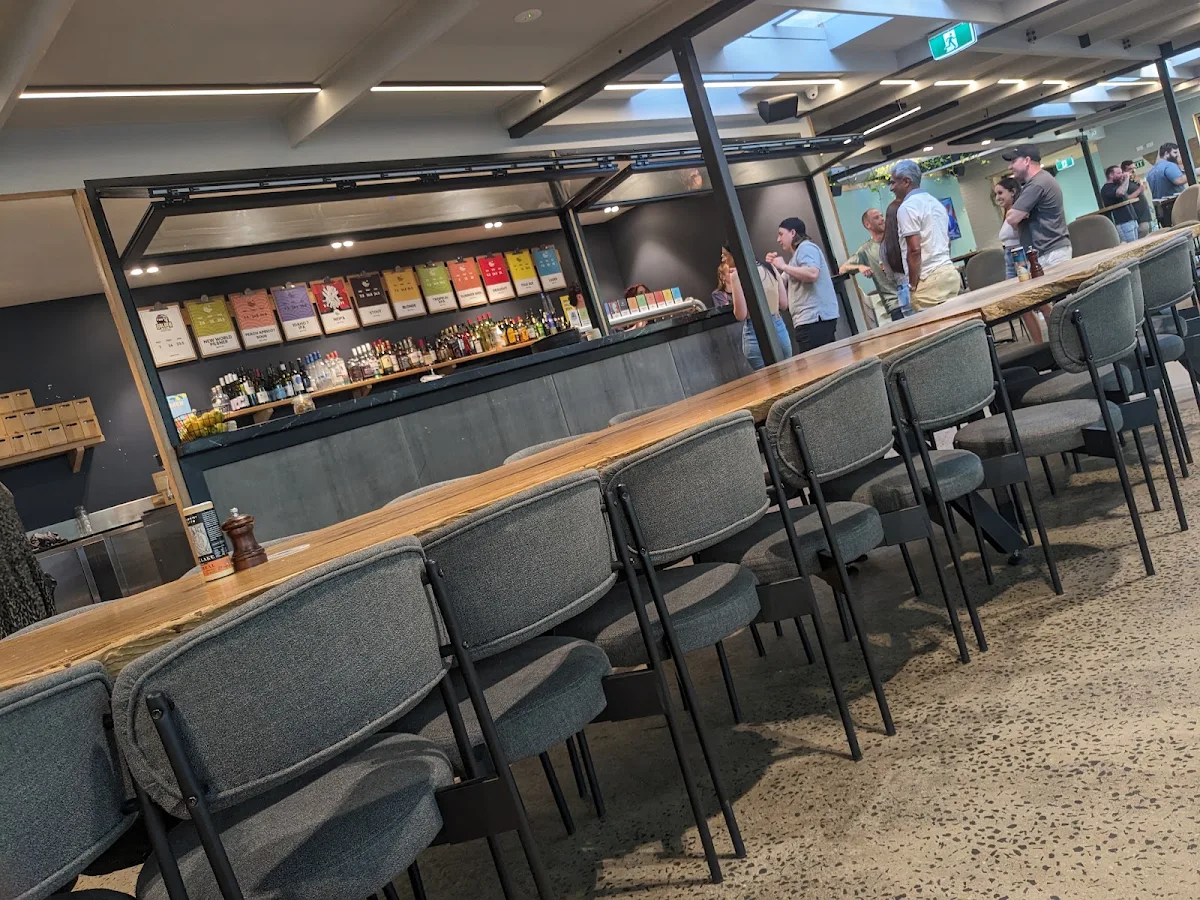 Vibe, Hogan's Cafe & Bar Restaurant