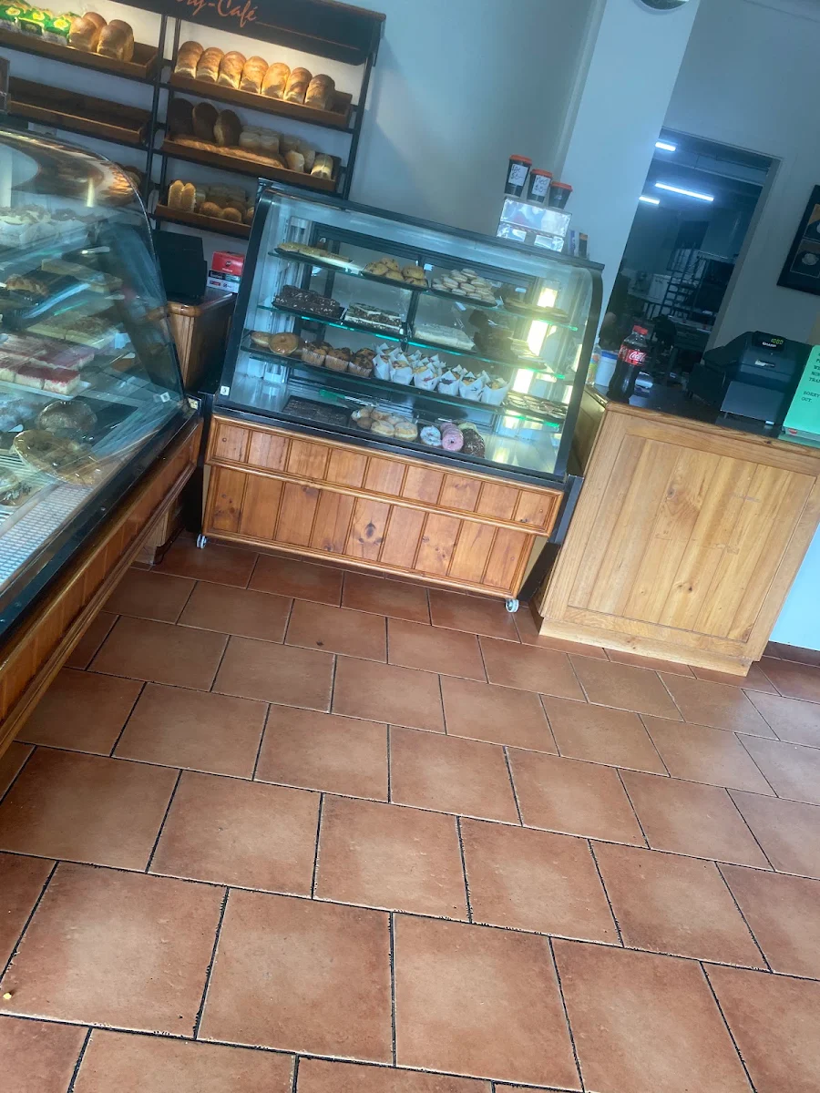 Vibe, Robbo's Bakery