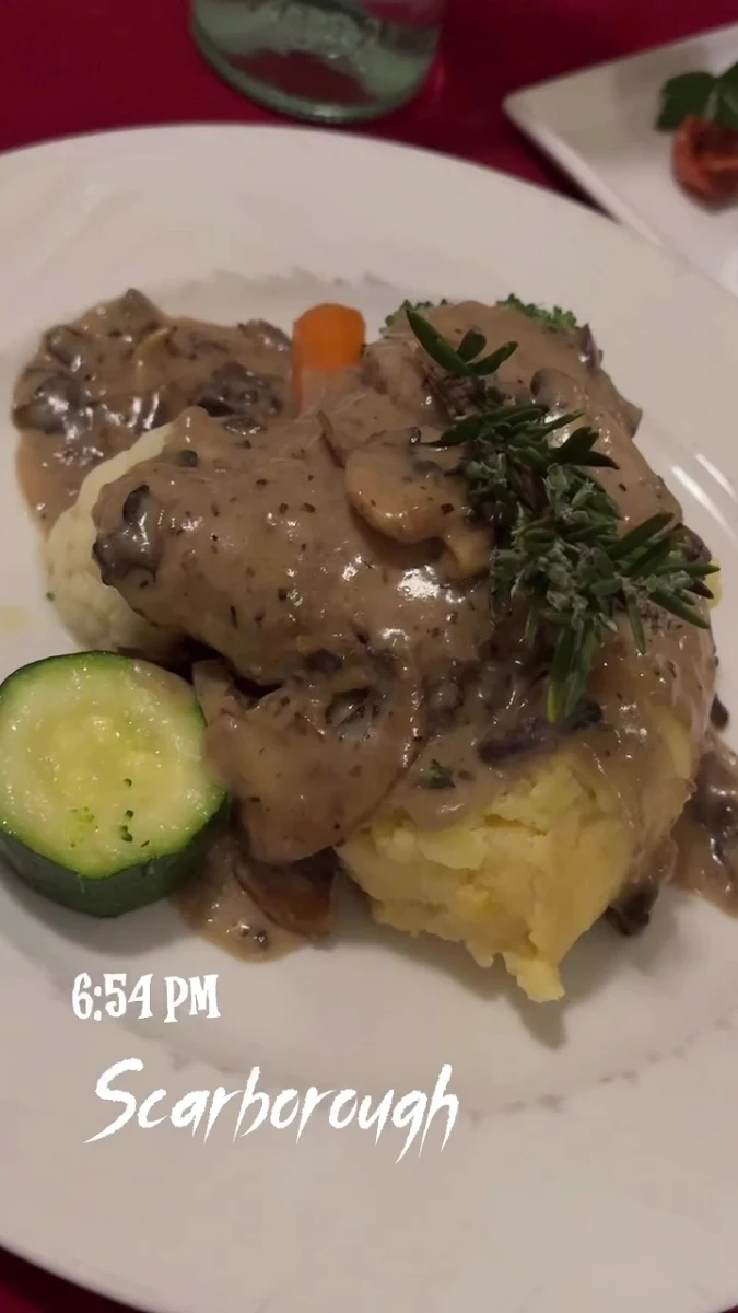 Food & drink, La Vela Restaurant