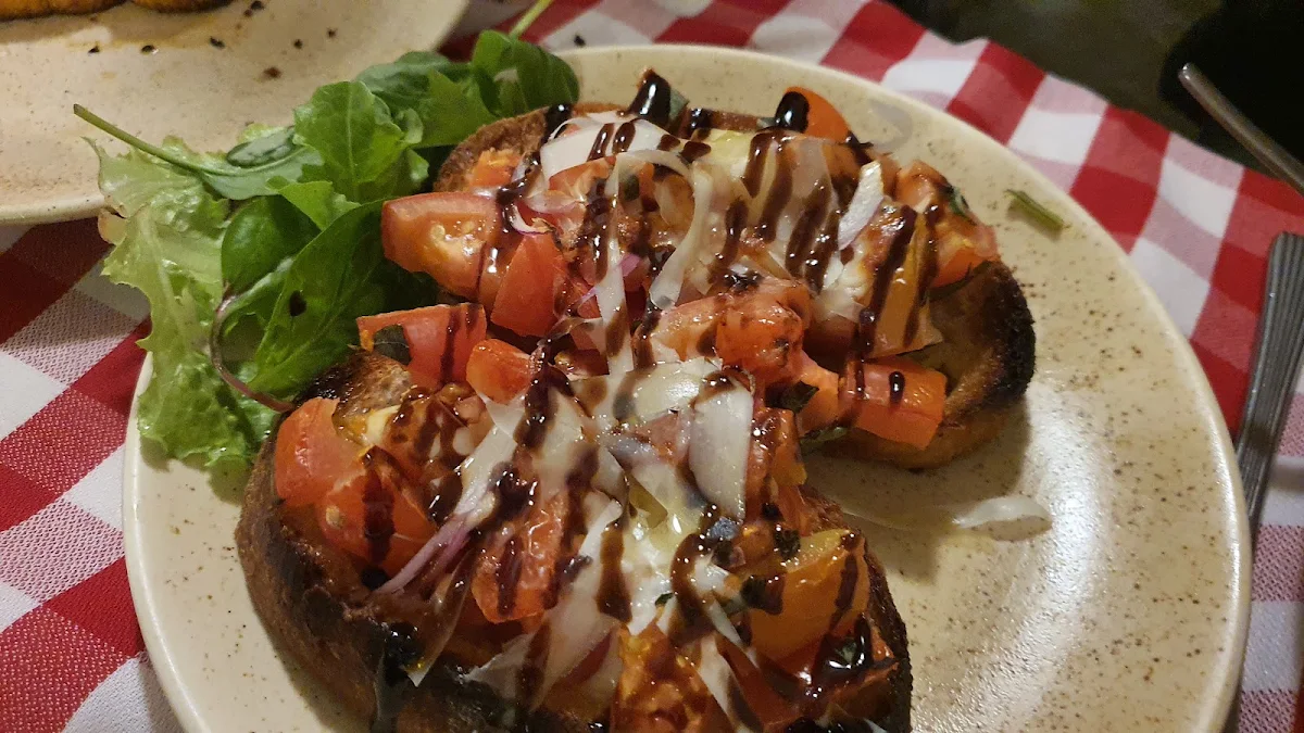 Food & drink, La Vela Restaurant