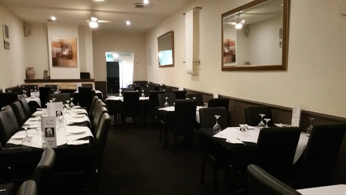 Vibe, La Vela Restaurant