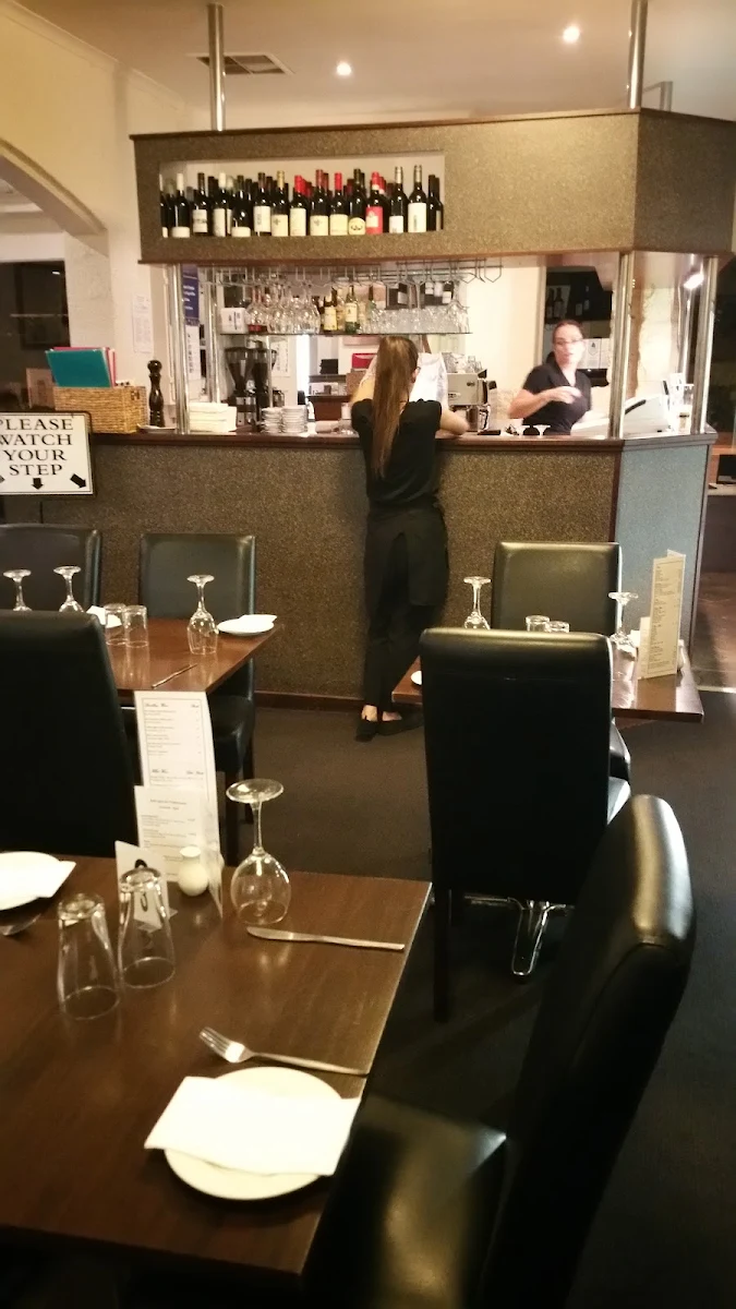 Vibe, La Vela Restaurant