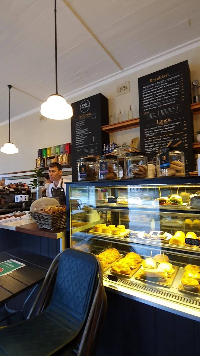 Vibe, Cafe @ The Round