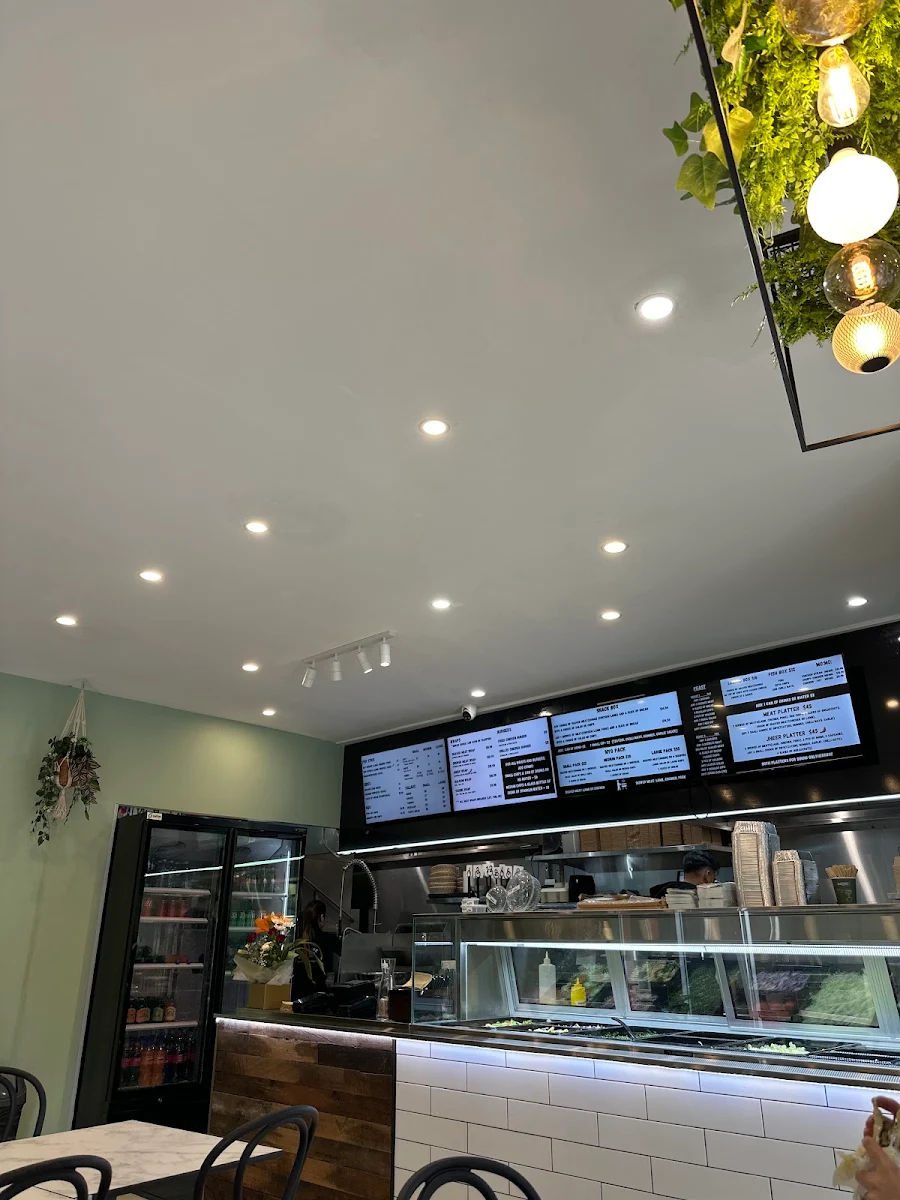 Vibe, JHEER HOUSE | Gyros/Souvlaki/Kebab/Burger/Mo:Mo/Sekuwa