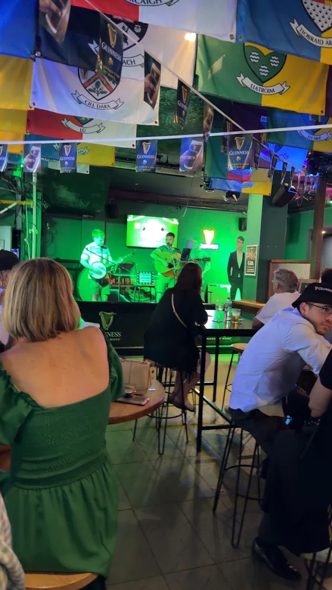 Vibe, Scruffy Murphys Irish Bar
