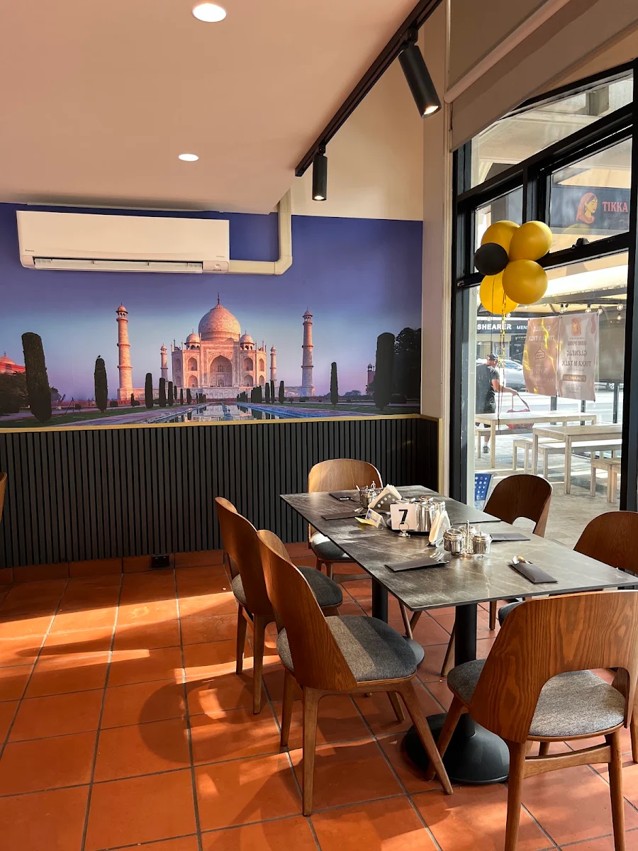 Vibe, Glenelg Tikka N Talk