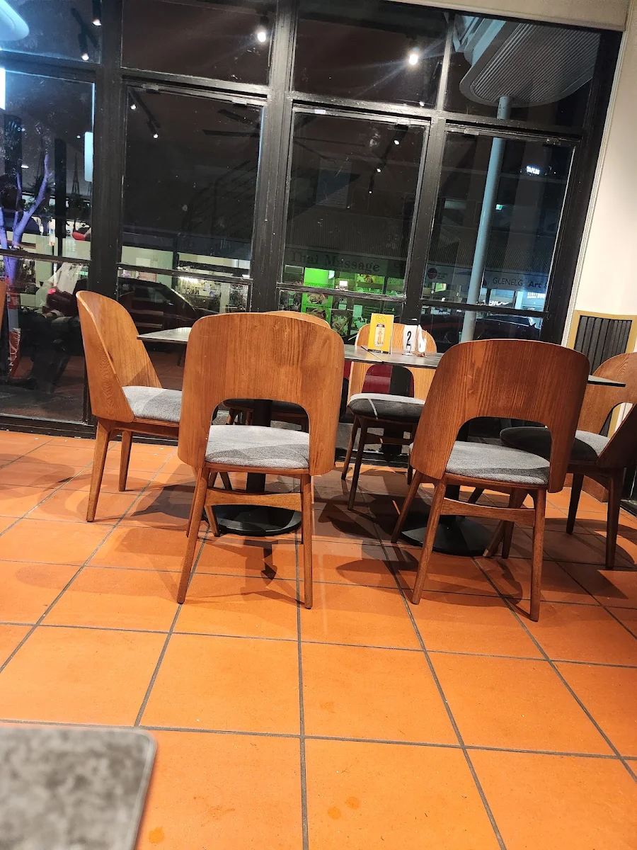 Vibe, Glenelg Tikka N Talk