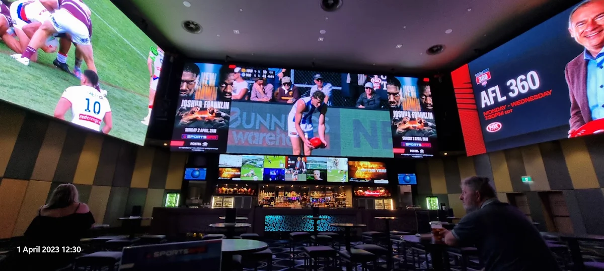 Vibe, Crown Sports Bar