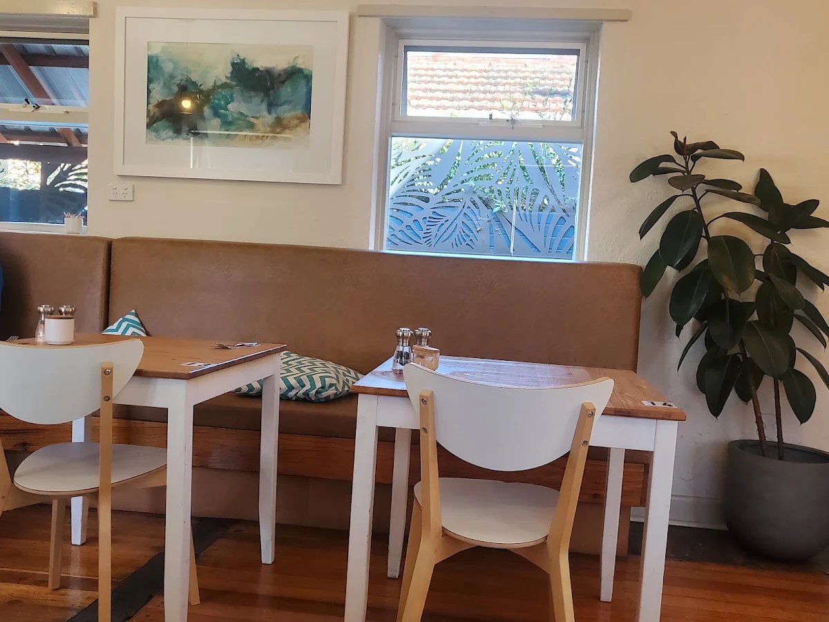 Vibe, Peckish Cafe Cheltenham