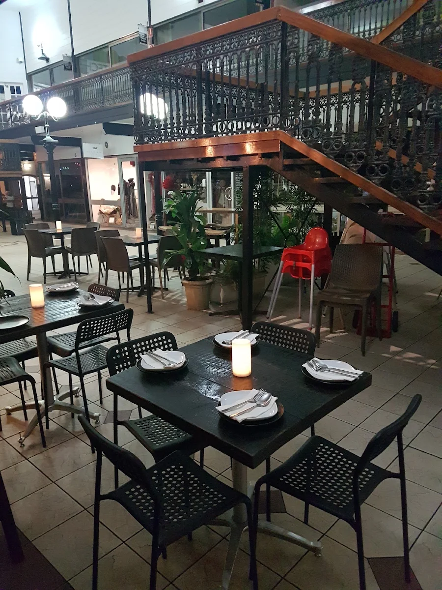 Vibe, Sway Thai Fusion & Bar